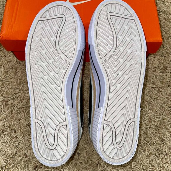 Nike Women's Court Legacy Lift Platform Sneakers Shoes DM7590-100 Size 9.5 (New) - Picture 10 of 16